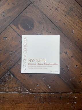 Natasha Denona Glow Highlighting Bouncy Face Powder - 01 Light